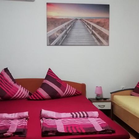 Apartmani Kod Rade Pakoštane Esterno foto