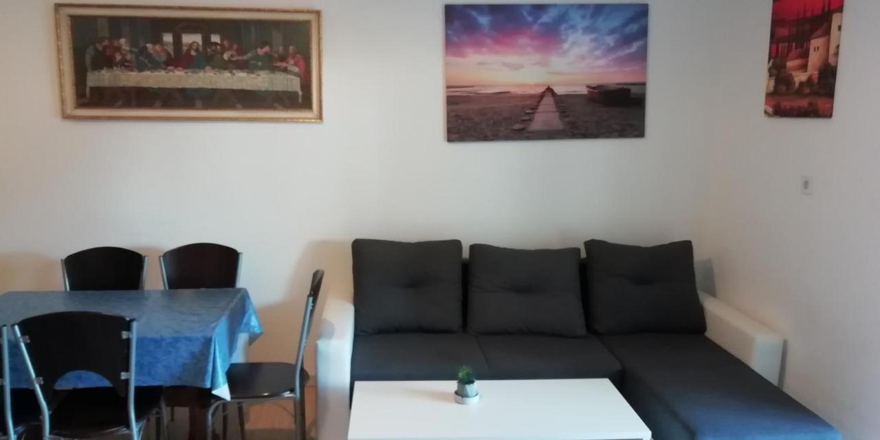 Apartmani Kod Rade Pakoštane Esterno foto