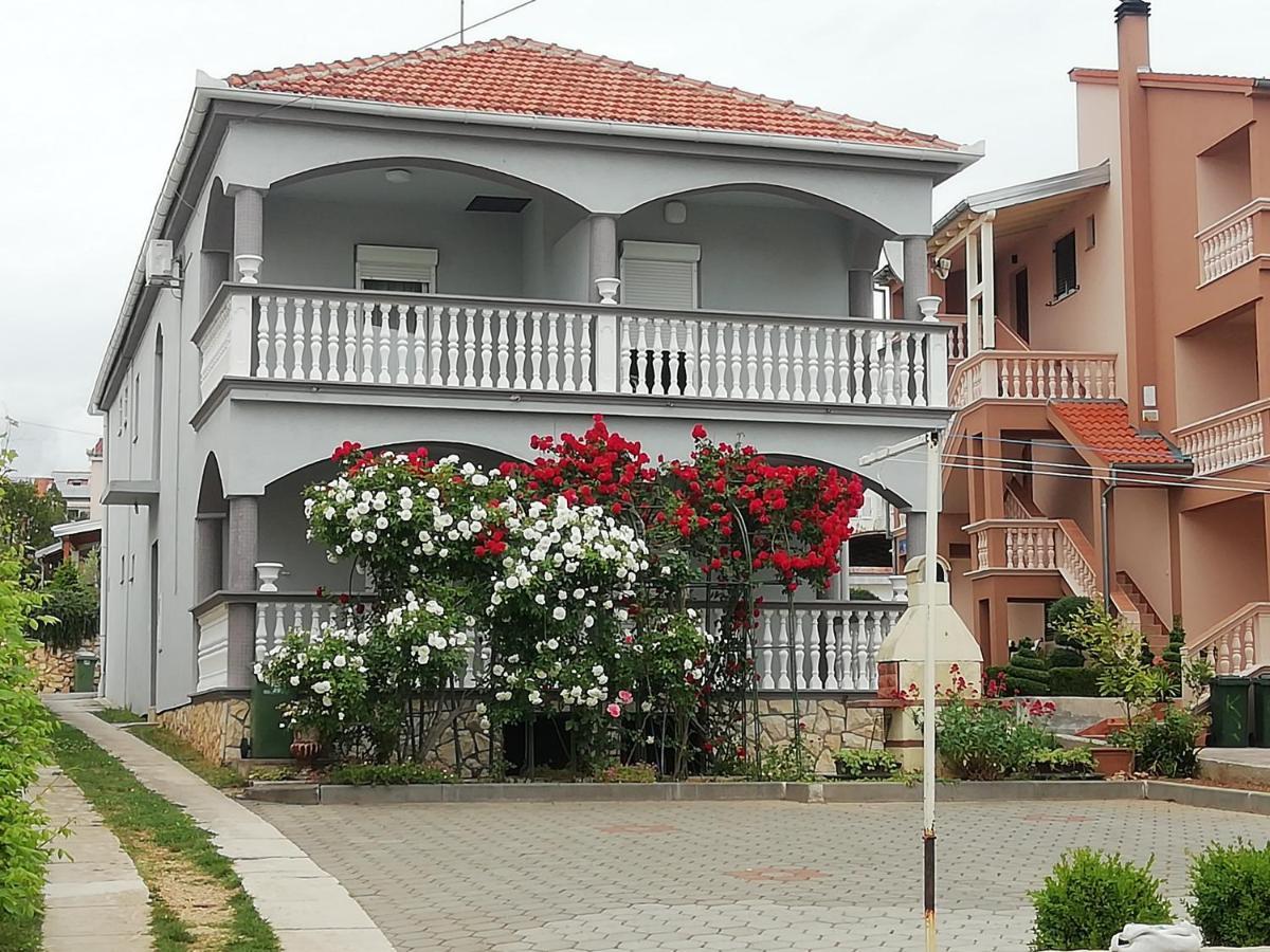 Apartmani Kod Rade Pakoštane Esterno foto
