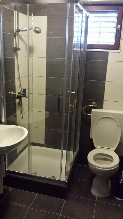 Apartmani Kod Rade Pakoštane Esterno foto